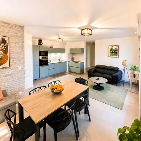Superbe Neuf Avec Terrasse Et Parking Prive شقة *